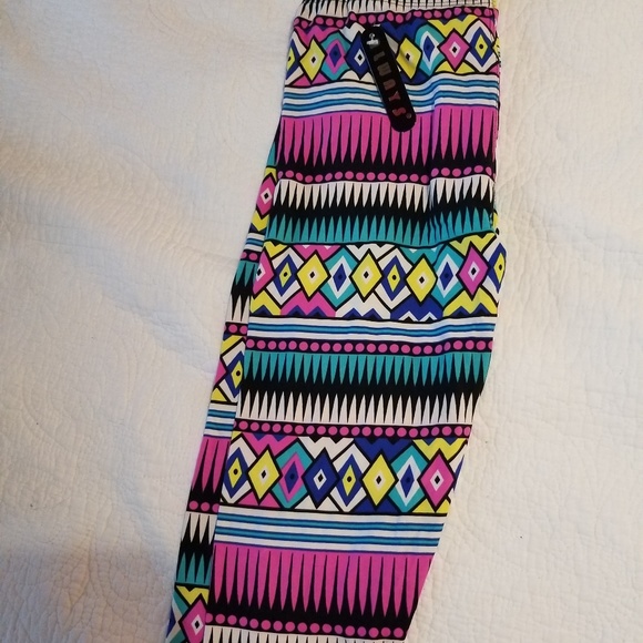 BNWT neon print crop leggings - Picture 3 of 4